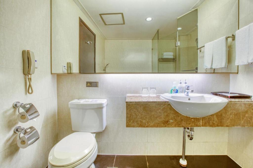 Qingdao Blue Horizon Hotel Laoshan Exteriör bild