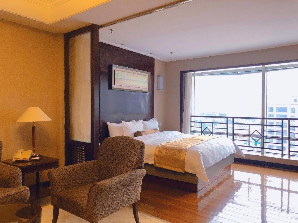 Qingdao Blue Horizon Hotel Laoshan Exteriör bild